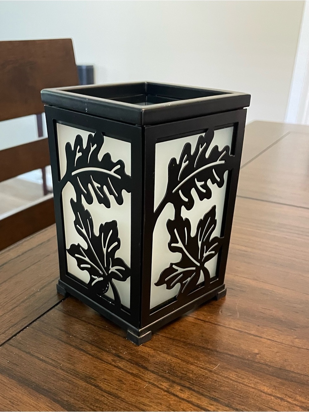 PartyLite Black Leaf Cutout Lantern Candle Holder Very Good Condition